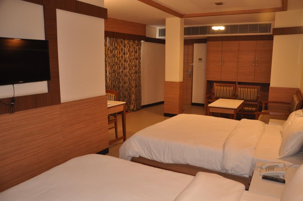 Hotel SMS Grand Inn Vellore Zimmer foto