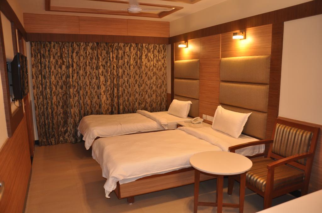 Hotel SMS Grand Inn Vellore Zimmer foto